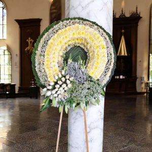 Corona Divina – Jardín del Reposo